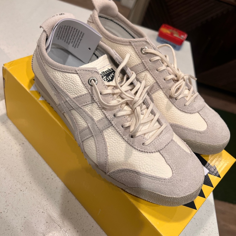 BNIB! Onitsuka Tiger Mexico 66 SD Cream/Birch - WMS Size 7